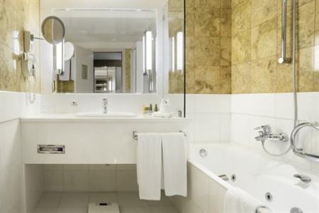 фото отеля Holiday Inn Athens - Attica Avenue
