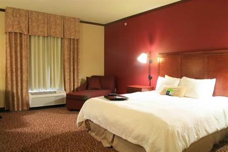 фото отеля Hampton Inn Seguin