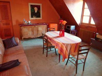 фото отеля Domaine De La Tour Farmhouse Saint-Pierre-Canivet