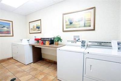 фото отеля Pomeroy Inn & Suites Grande Prairie