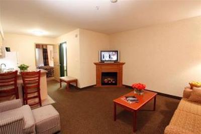 фото отеля Pomeroy Inn & Suites Grande Prairie