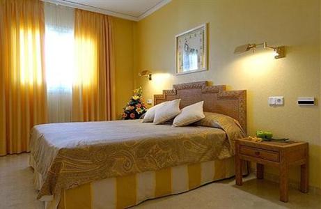 фото отеля Oliva Nova Golf Beach & Golf Hotel