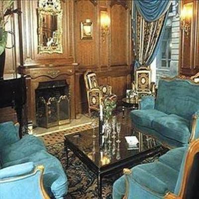 фото отеля Inter Hotel Du Parc Entraigues-sur-la-Sorgue