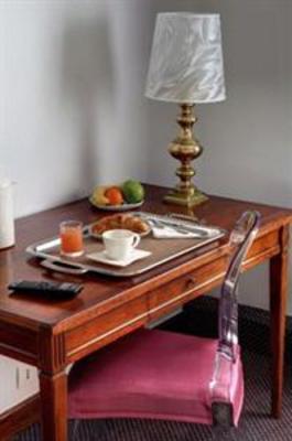 фото отеля Best Western Villa Henri IV Saint-Cloud (France)