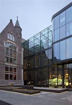 фото отеля Conservatorium Hotel