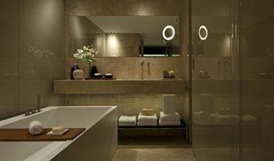 фото отеля Conservatorium Hotel