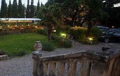 фото отеля Hotel Les Cedres Villeneuve-les-Avignon