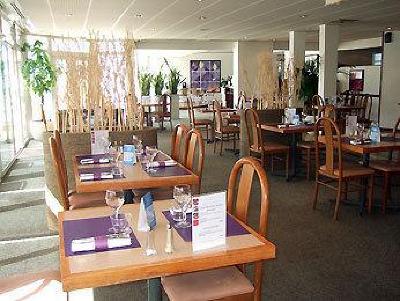 фото отеля Novotel Aeroport Porte de Marseille