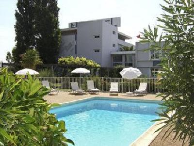 фото отеля Novotel Aeroport Porte de Marseille