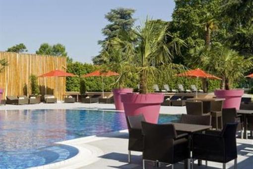 фото отеля Hilton Evian-les-Bains