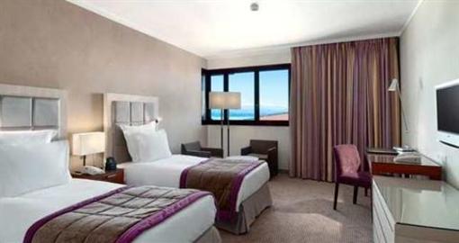 фото отеля Hilton Evian-les-Bains