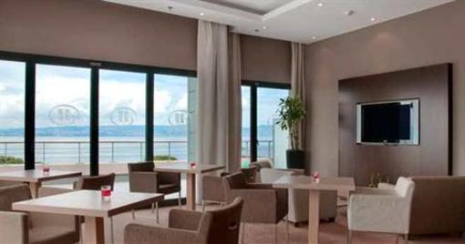 фото отеля Hilton Evian-les-Bains