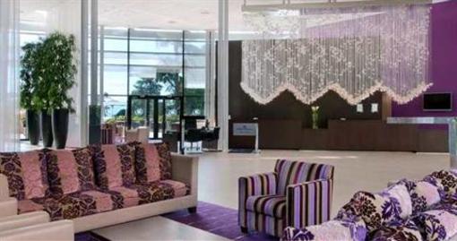 фото отеля Hilton Evian-les-Bains