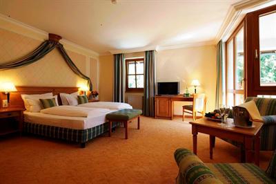 фото отеля Steigenberger Kaprun Hotel