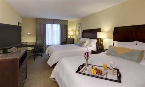 фото отеля Hilton Garden Inn Waldorf