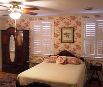 фото отеля Fuquay Mineral Spring Inn and Garden