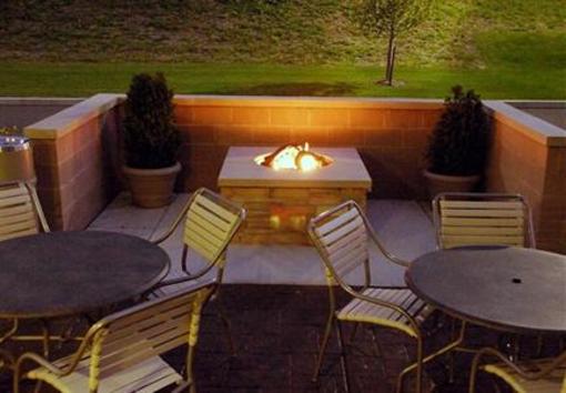 фото отеля SpringHill Suites Erie