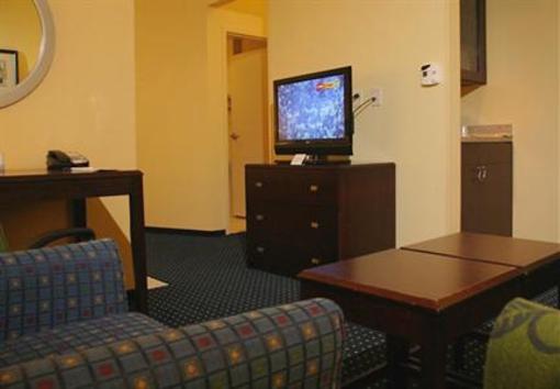фото отеля SpringHill Suites Erie