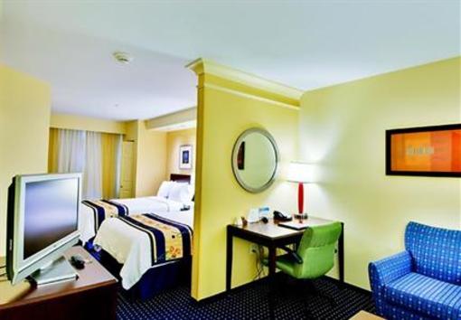 фото отеля SpringHill Suites Erie