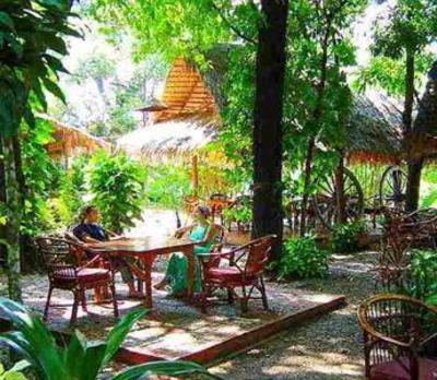фото отеля Mut Mee Garden Guest House