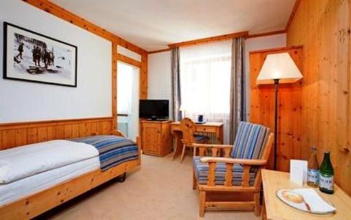 фото отеля Edelweiss Swiss Q Hotel