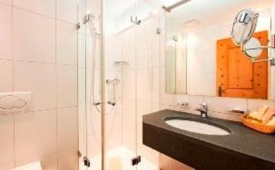 фото отеля Edelweiss Swiss Q Hotel