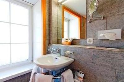 фото отеля Edelweiss Swiss Q Hotel