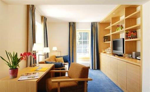 фото отеля Edelweiss Swiss Q Hotel