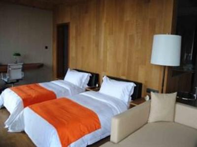 фото отеля Changbaishan Purple Jade River Side Resort Chibei