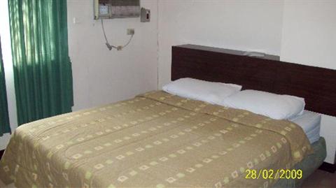 фото отеля Crowne Garden Hotel