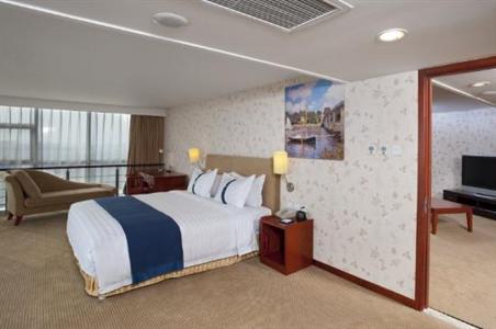 фото отеля Crowne Garden Hotel