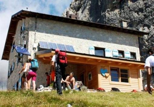 фото отеля Rifugio Velo Della Madonna Hotel