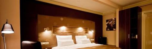 фото отеля Raadhuis Dinther Suites