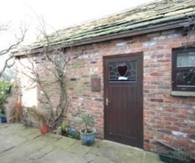 фото отеля Strawberry Duck Cottage Macclesfield