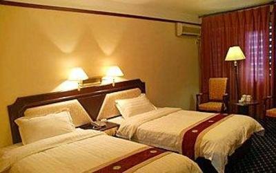 фото отеля Dongfeng Hotel