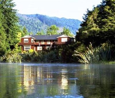 фото отеля Lake Rotoroa Lodge