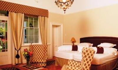 фото отеля Altes Landhaus Oudtshoorn