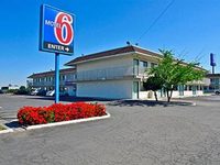 Motel 6 Williams