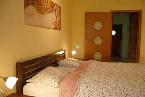 фото отеля Apartmany U Cerveneho Stromu