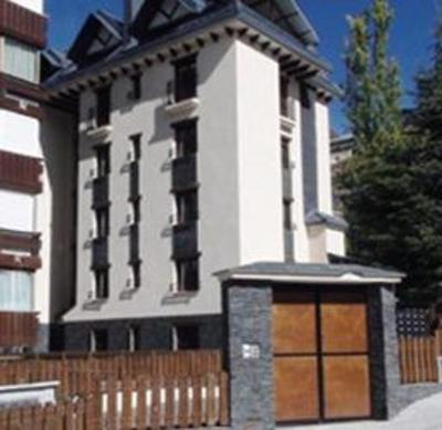 фото отеля Apartamentos Habitat Premier Plus
