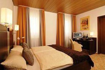 фото отеля Garni Hotel Adler Ostfildern