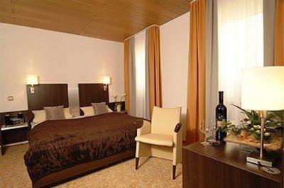фото отеля Garni Hotel Adler Ostfildern