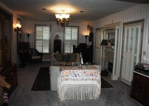 фото отеля The White House Bed and Breakfast Inn