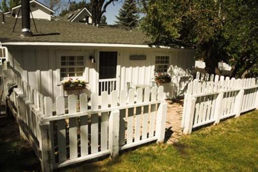 фото отеля The White House Bed and Breakfast Inn