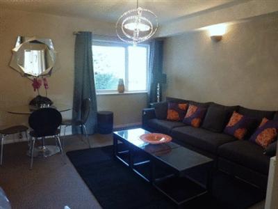 фото отеля Cedar Court Apartment Cheltenham