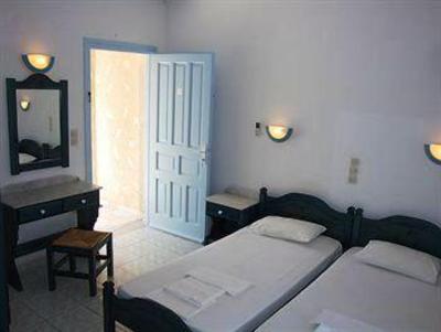 фото отеля Blue & Sea Studios Apartments Dryos