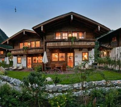 фото отеля Brugger Dorfl Chalet Mayrhofen