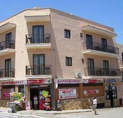 фото отеля Hostal Mar Blau Santanyi