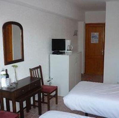 фото отеля Hostal Mar Blau Santanyi