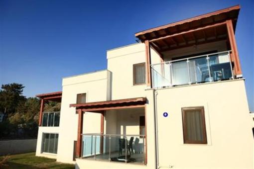 фото отеля Parilti Beach & Apartments
